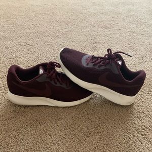 Nike shoe (Maroon)( Like new)